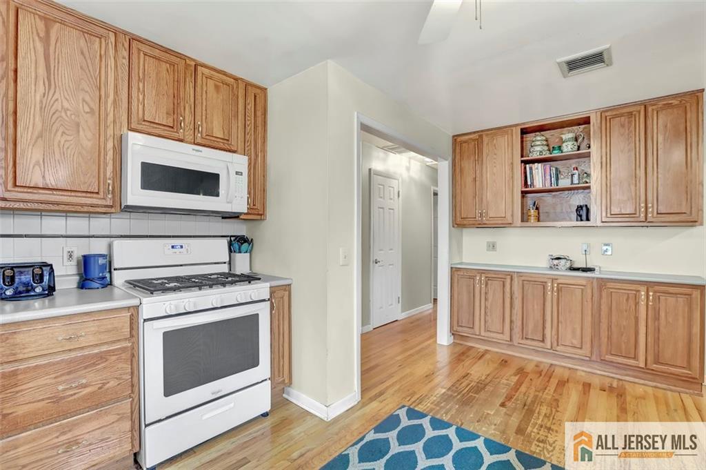 206 Georges Road Dayton, NJ 08810 - Photo 15 of 30 Gallery Image 15