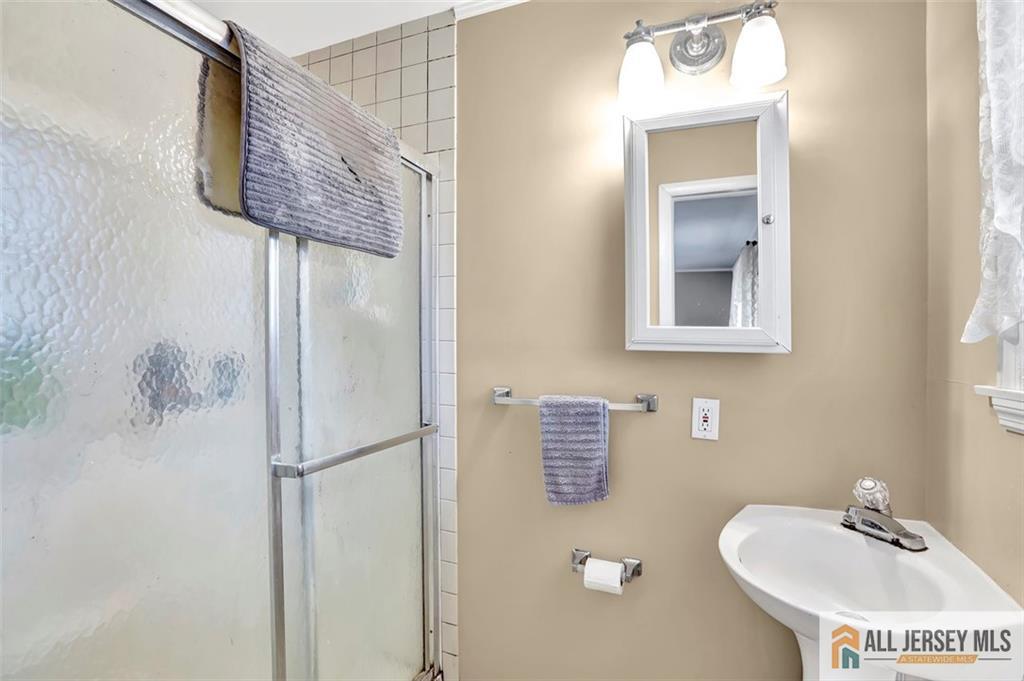 206 Georges Road Dayton, NJ 08810 - Photo 23 of 30 Gallery Image 23