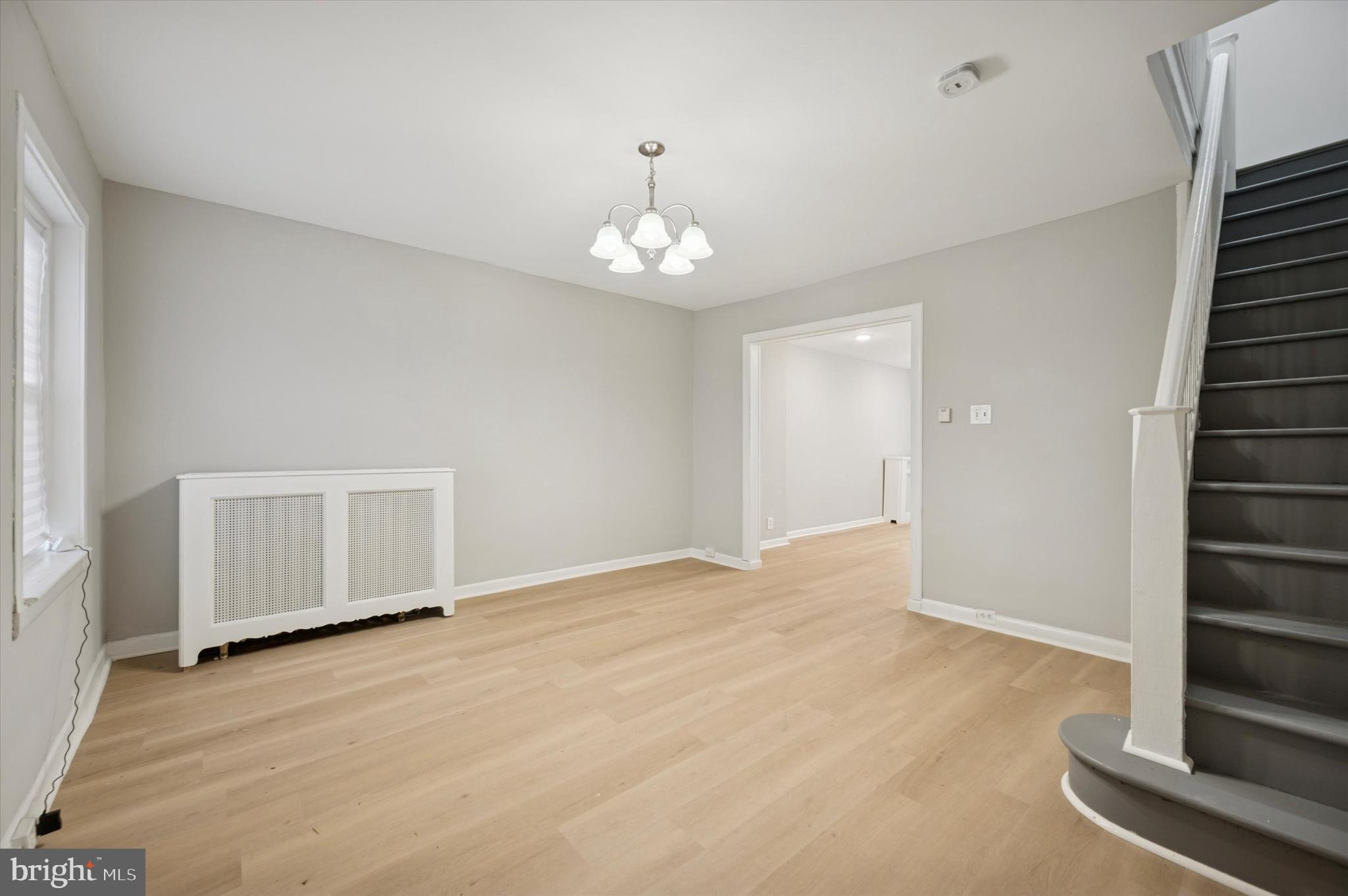 832 Kenmore Road Philadelphia, PA 19151 - Photo 3 of 28