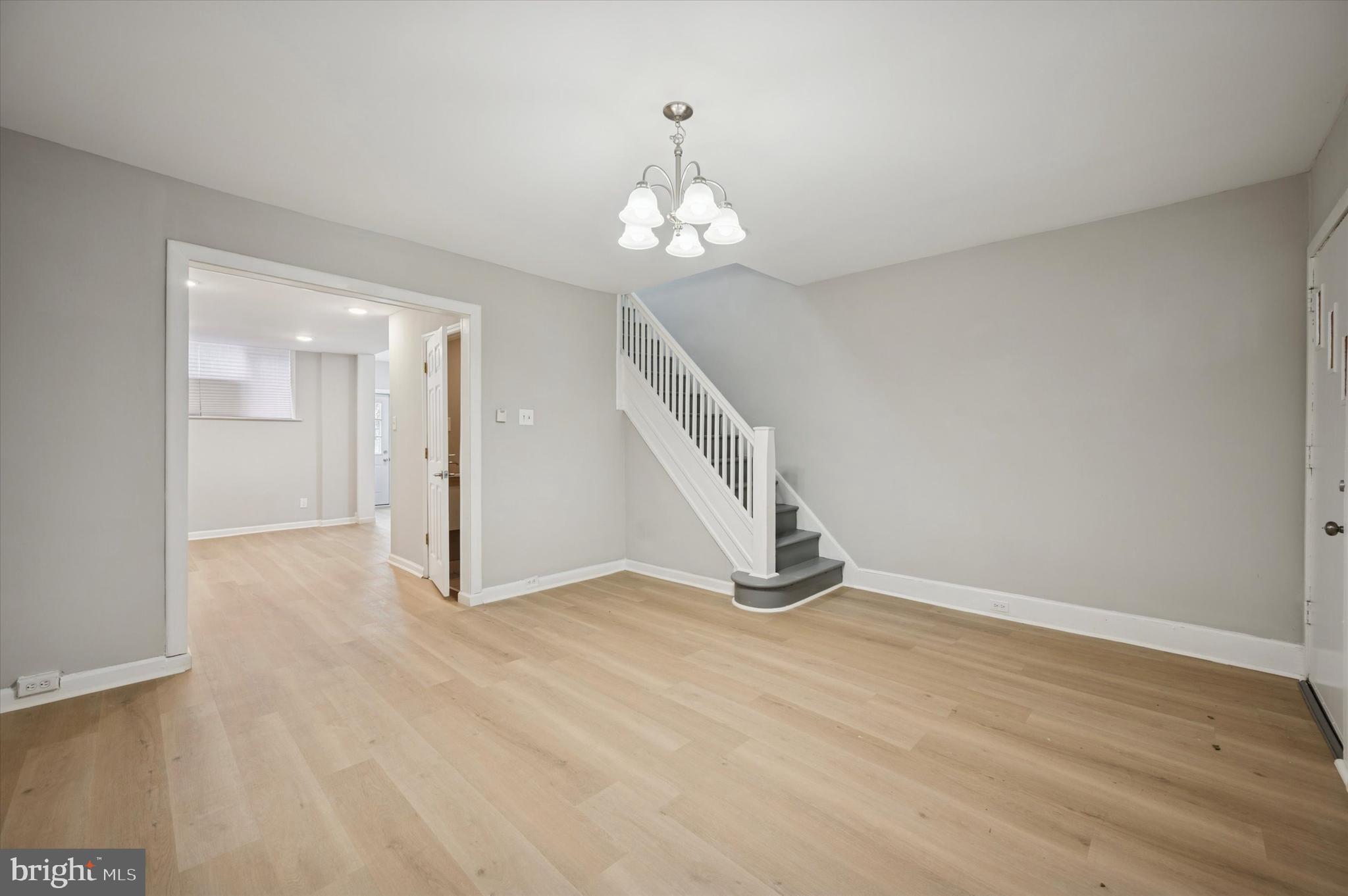 832 Kenmore Road Philadelphia, PA 19151 - Photo 4 of 28