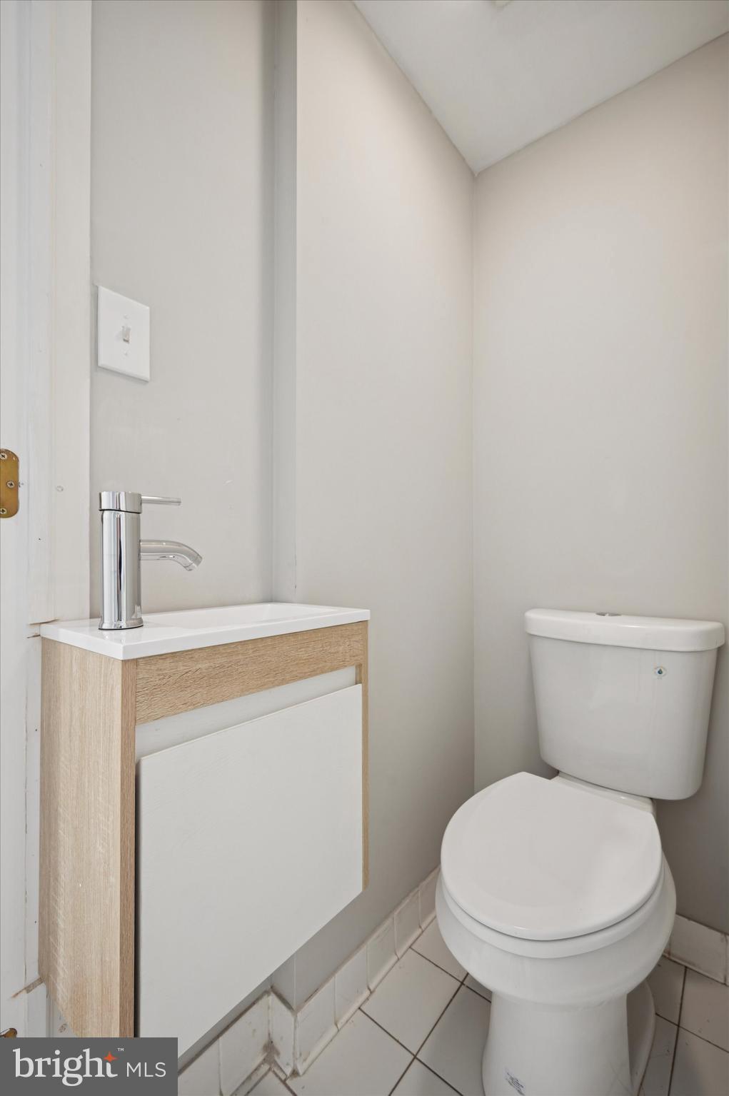 832 Kenmore Road Philadelphia, PA 19151 - Photo 8 of 28