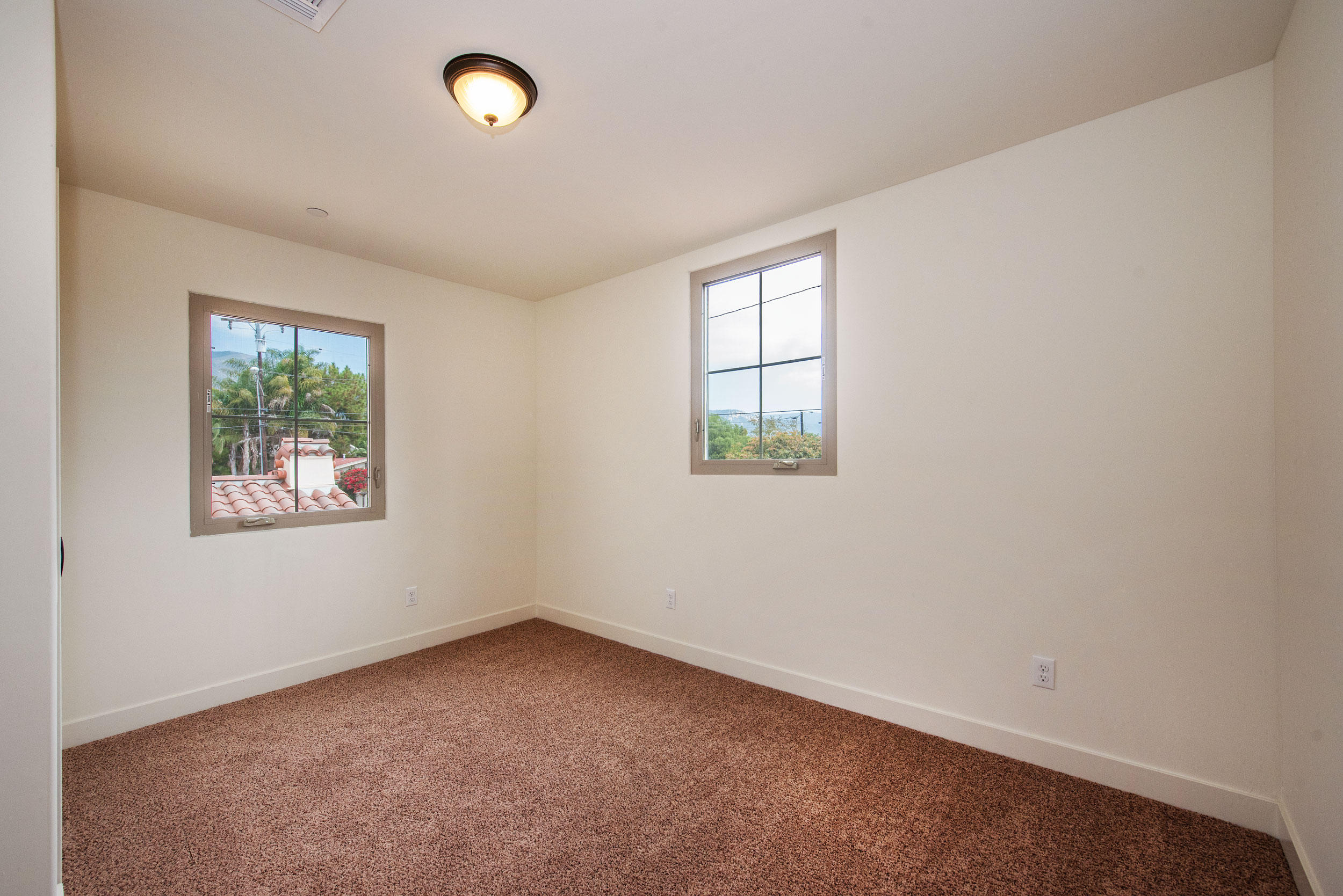 1275 Cramer Circle Carpinteria, CA 93013 - Photo 7 of 11 10web