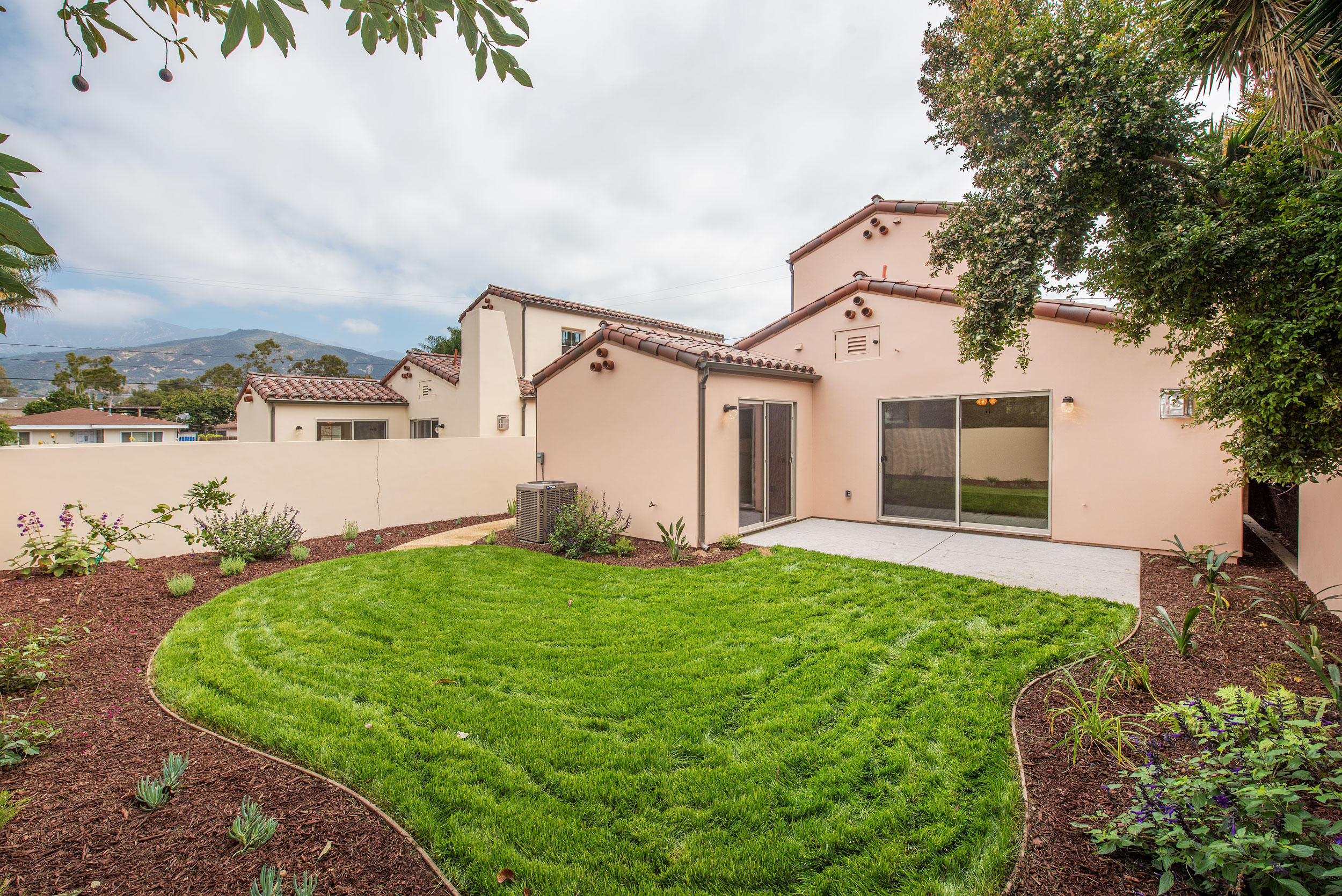 1275 Cramer Circle Carpinteria, CA 93013 - Photo 10 of 11 9web