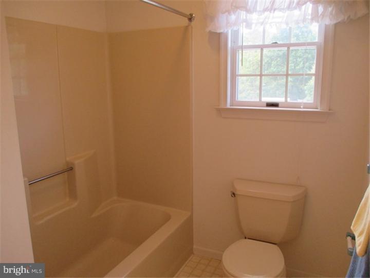 916 North Cacoosing Drive Sinking Spring, PA 19608 - Photo 19 of 24 Bathroom