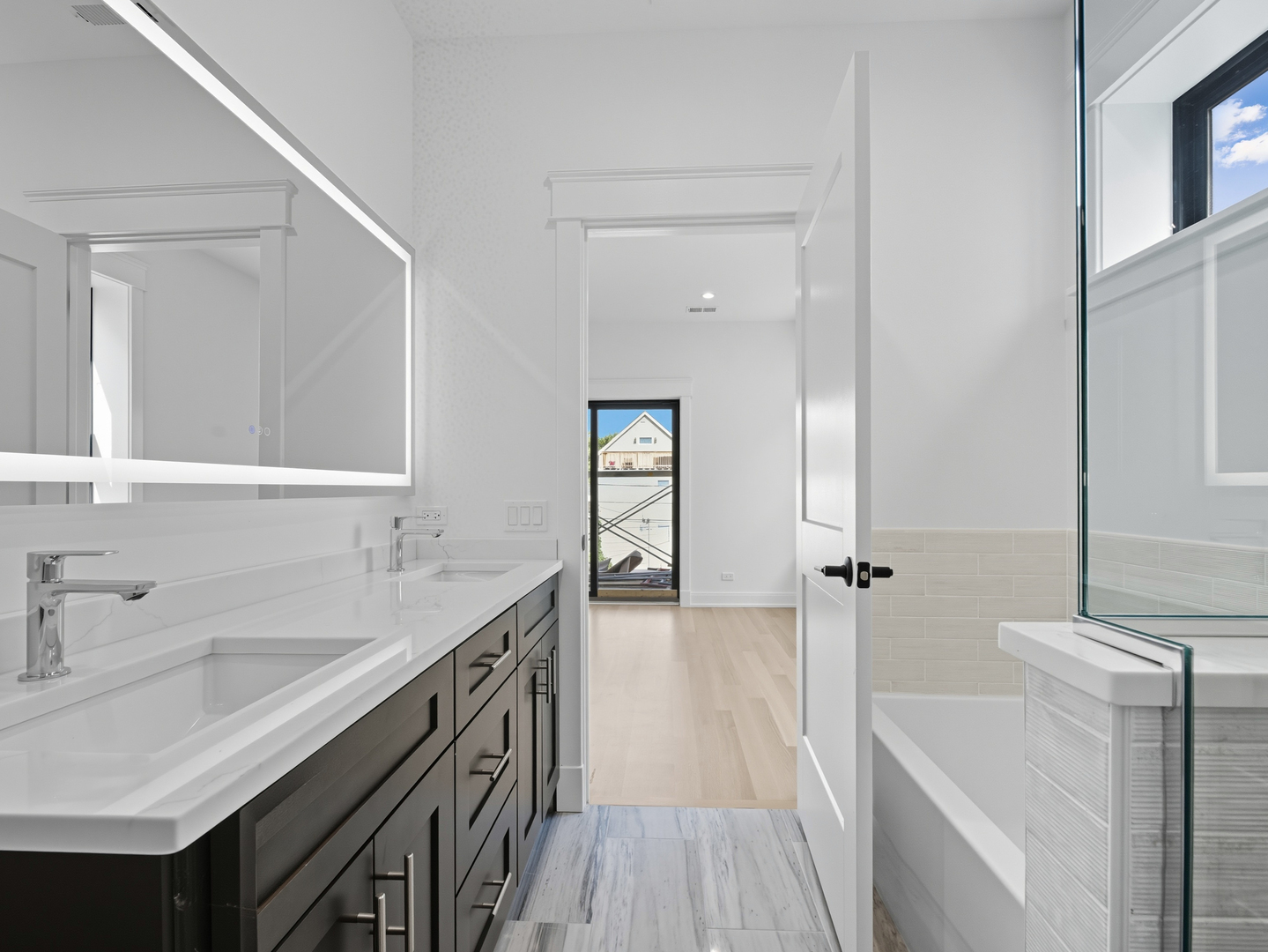 2471 North Clybourn Avenue, Unit 2 Chicago, IL 60614 - Photo 16 of 19 Gallery Image 16