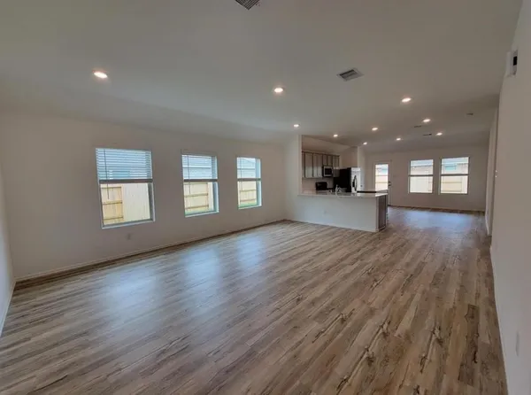 $2,350 | 31719 Splitting Willow Lane, Fulshear, TX 77441