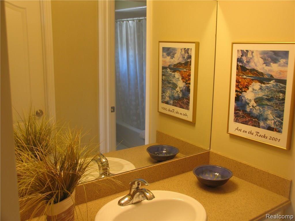 2899 North Addison Circle Rochester, MI 48306 - Photo 27 of 41 JACK & JILL