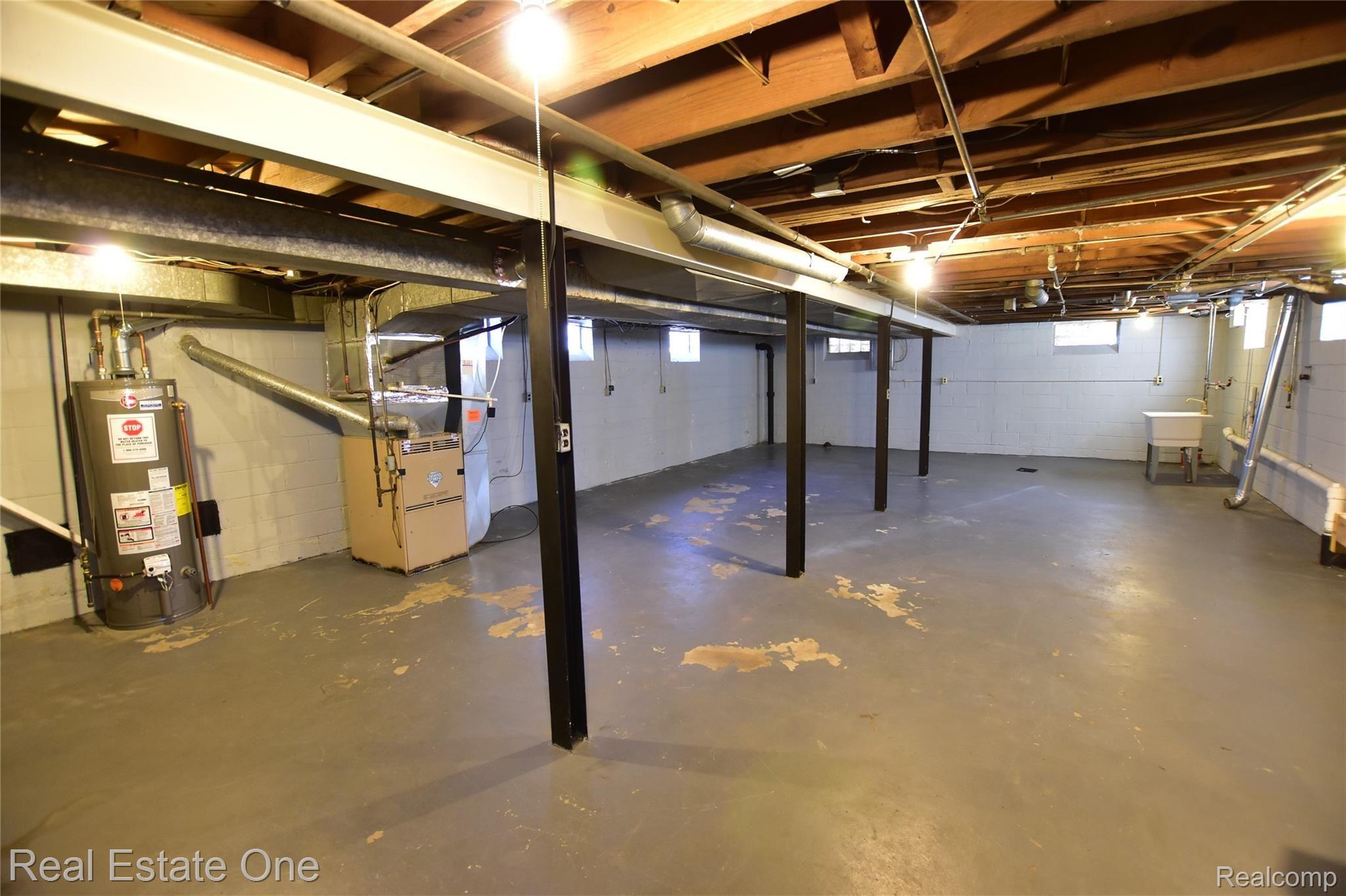 313 Elizabeth Lake Road Pontiac, MI 48341 - Photo 30 of 31 large, open basement