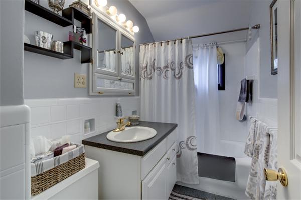 77 Warwick Road Melrose, MA 02176 - Photo 17 of 22 Gallery Image 17