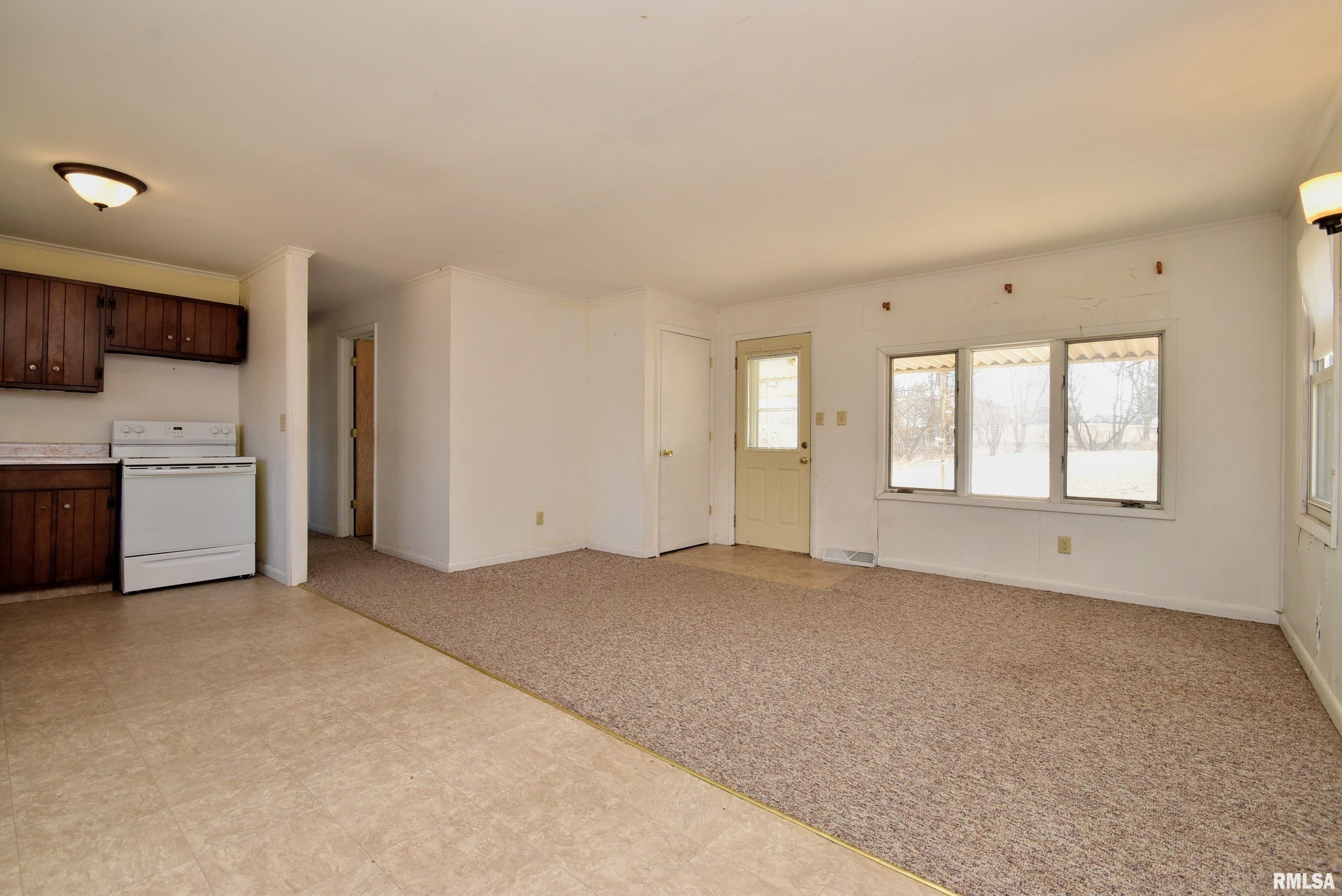 2916 North Trivoli Road Trivoli, IL 61569 - Photo 9 of 32 Gallery Image 9