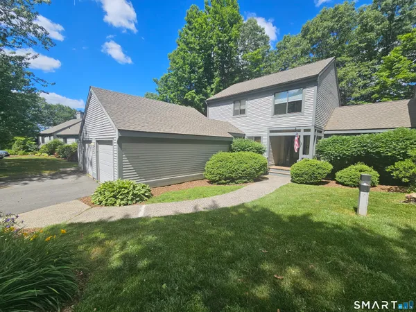 $499,900 | 11 Strathmore Lane, Unit 11, Avon, CT 06001