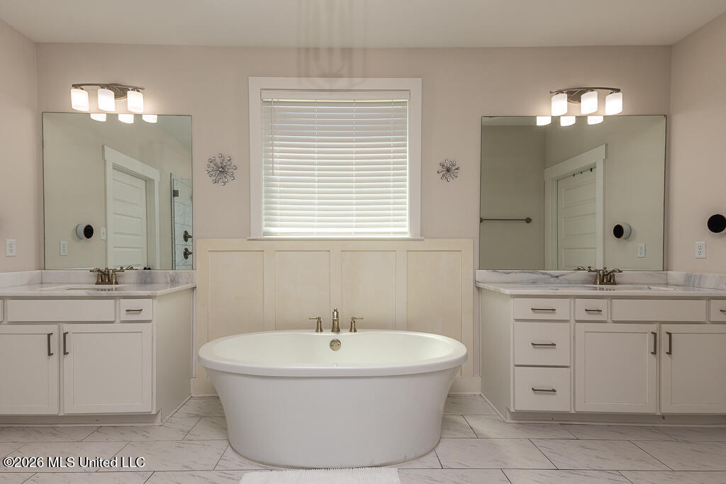467 Ruskin Loop Hernando, MS 38632 - Photo 17 of 28 Primary Bathroom