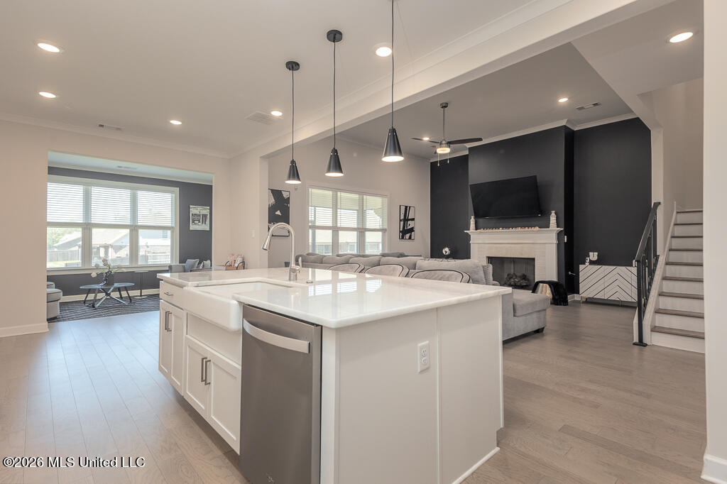 467 Ruskin Loop Hernando, MS 38632 - Photo 9 of 28 Kitchen into Great Room