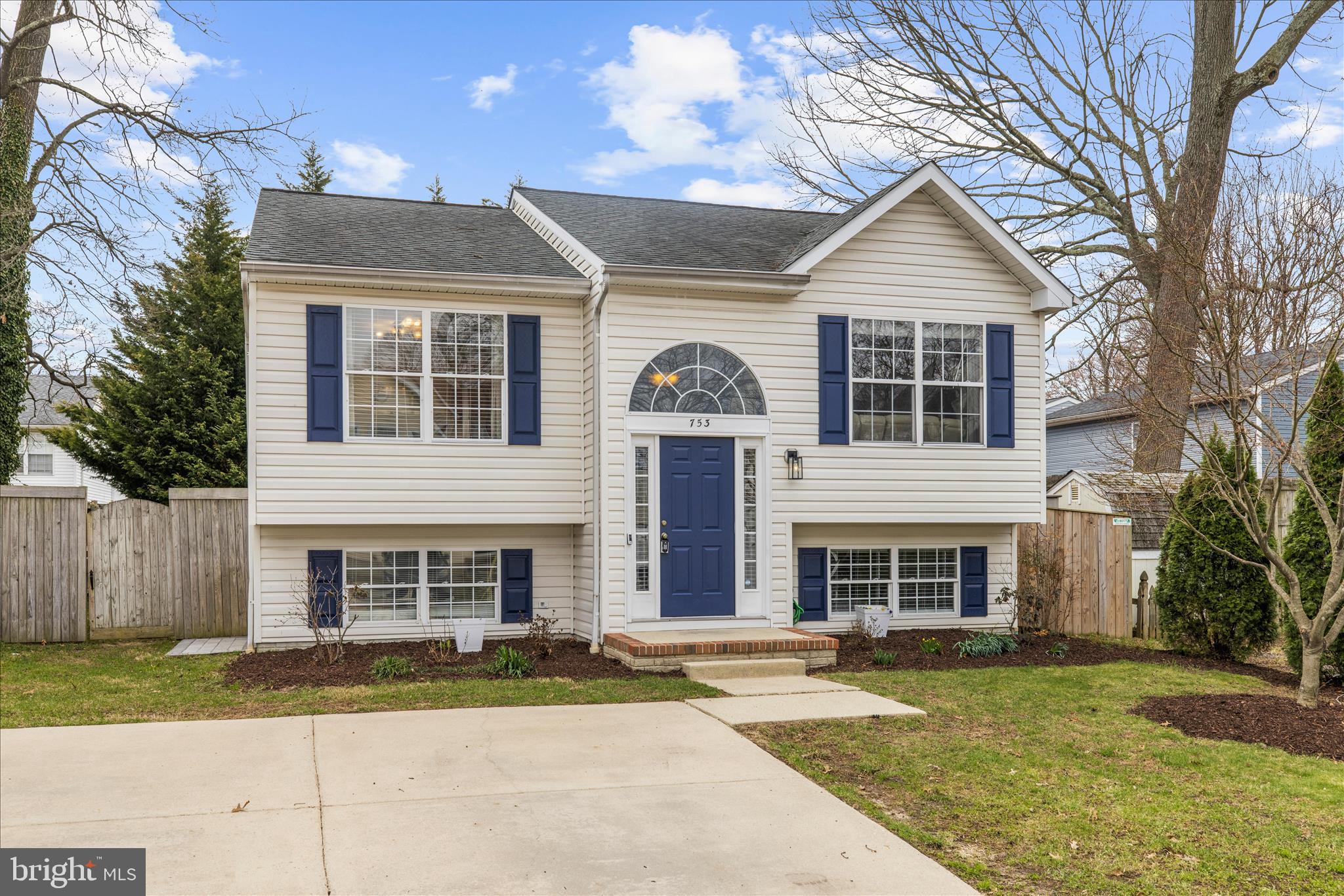 753 210th Street Pasadena, MD 21122 - Photo 4 of 53