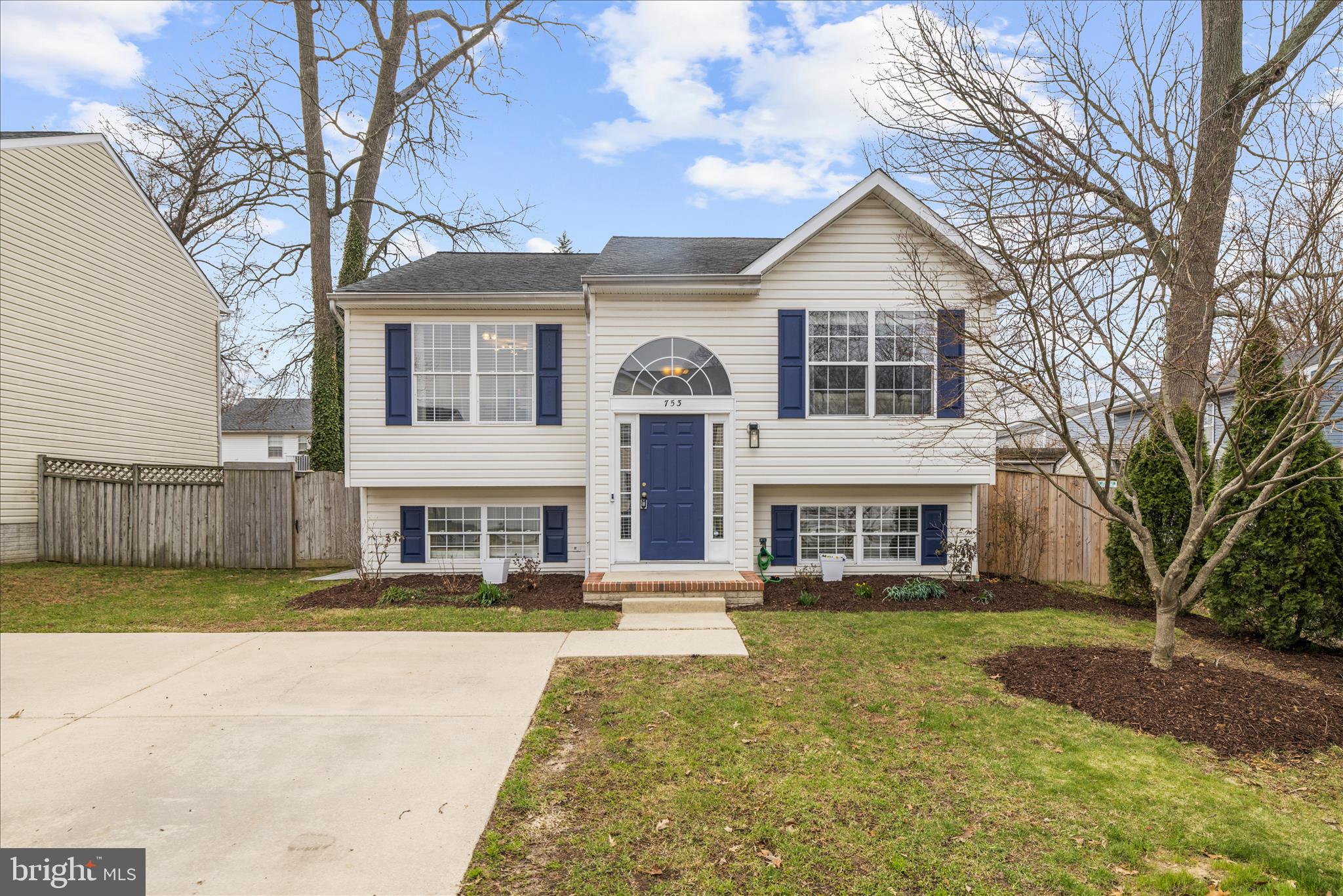 753 210th Street Pasadena, MD 21122 - Photo 5 of 53