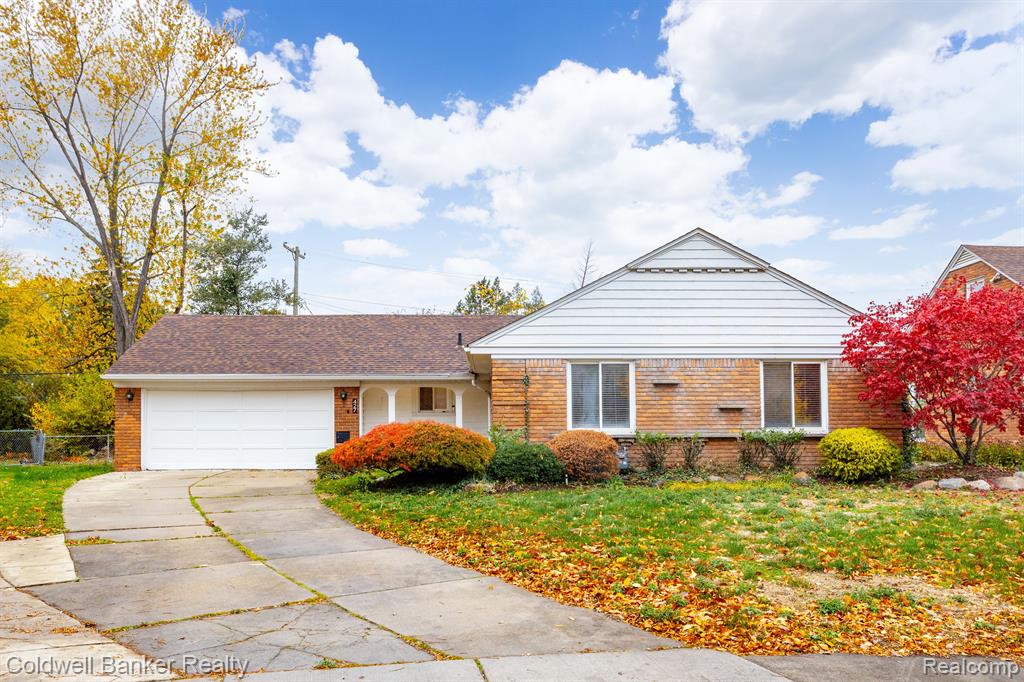 427 Lexington Road Grosse Pointe Farms, MI 48236 - Photo 1 of 22