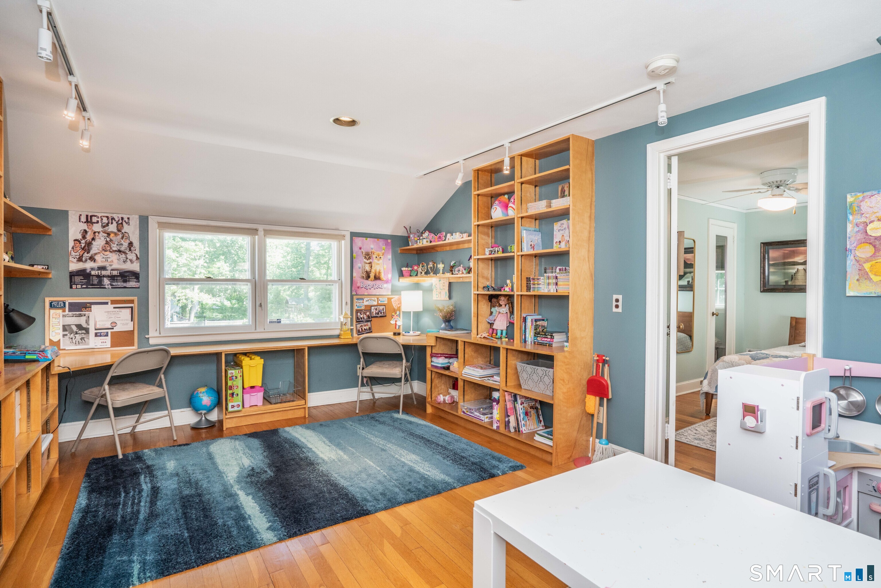 98 Colony Road West Hartford, CT 06117 - Photo 23 of 40