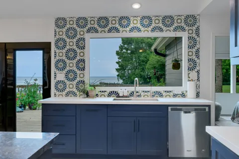 $900,000 | 220 Harbor Run Drive, Coldspring, TX 77331