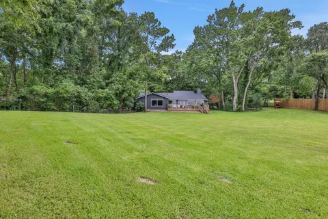 $900,000 | 220 Harbor Run Drive, Coldspring, TX 77331