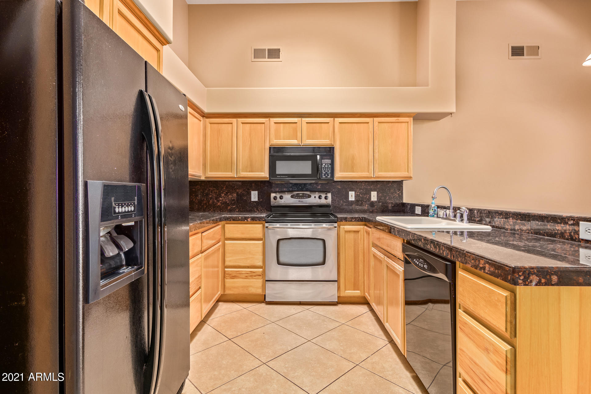 22328 Peak View Road Wittmann, AZ 85361 - Photo 8 of 40 9 - Peak View