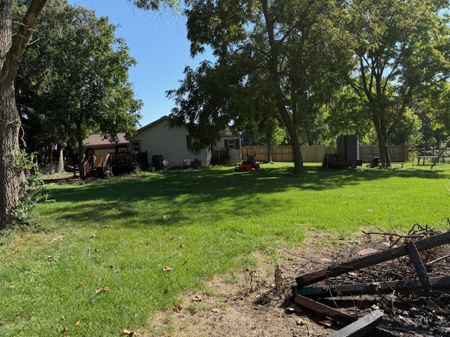 18400 South Parker Road Mokena, IL 60448 - Photo 5 of 31 a view of a backyard with a garden