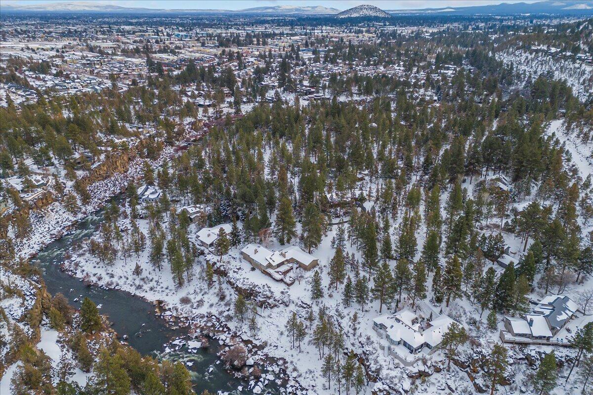 650 Northwest Broken Arrow Road Bend, OR 97703 - Photo 47 of 50 46