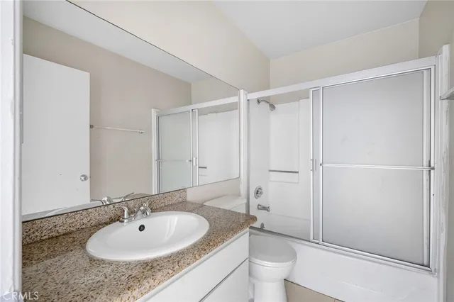 $1,650 | 16226 Vanowen Street, Unit 209, Van Nuys, CA 91406