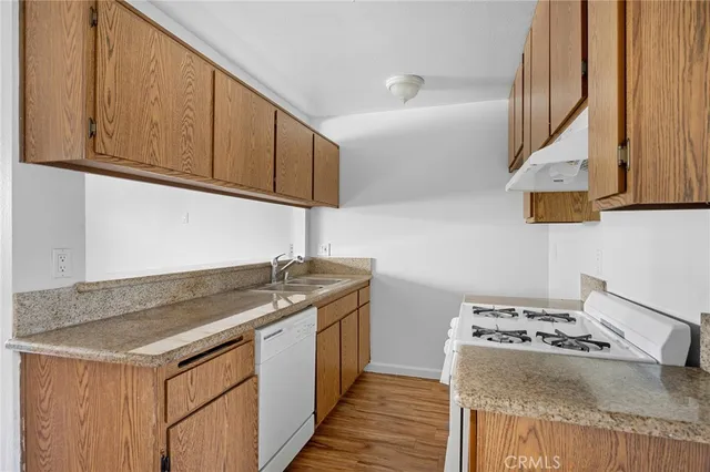 $1,650 | 16226 Vanowen Street, Unit 209, Van Nuys, CA 91406