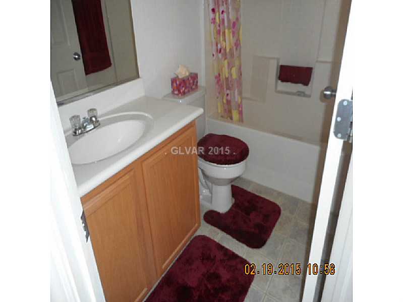 3824 Badgerbrook Street Las Vegas, NV 89129 - Photo 11 of 19 Guest Bathroom.