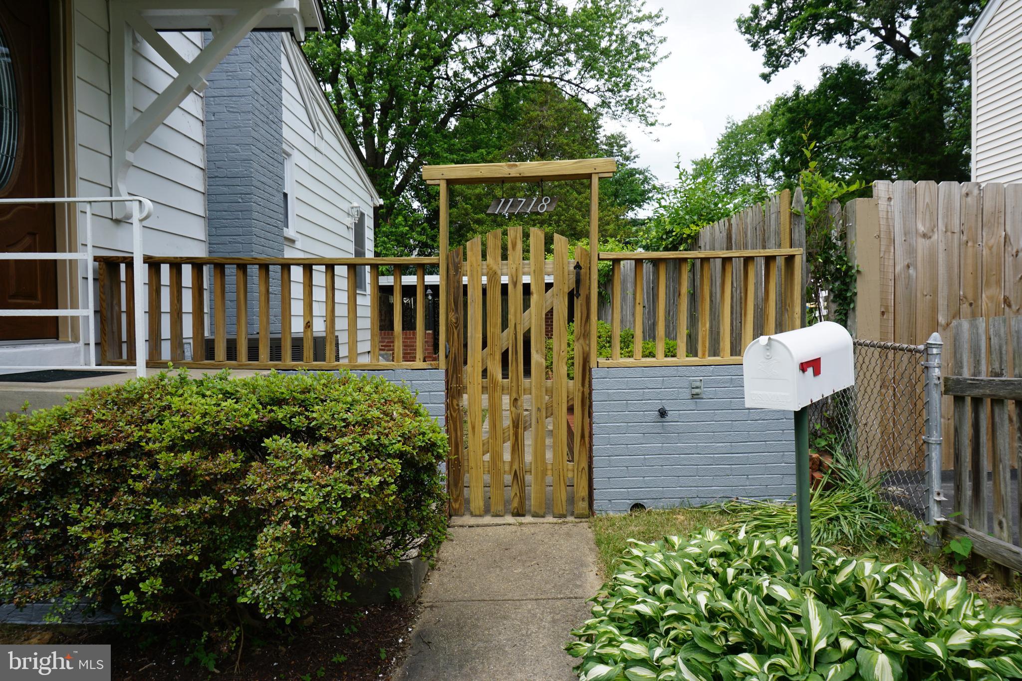 11718 Kingtree Street Silver Spring, MD 20902 - Photo 2 of 32 Gallery Image 2
