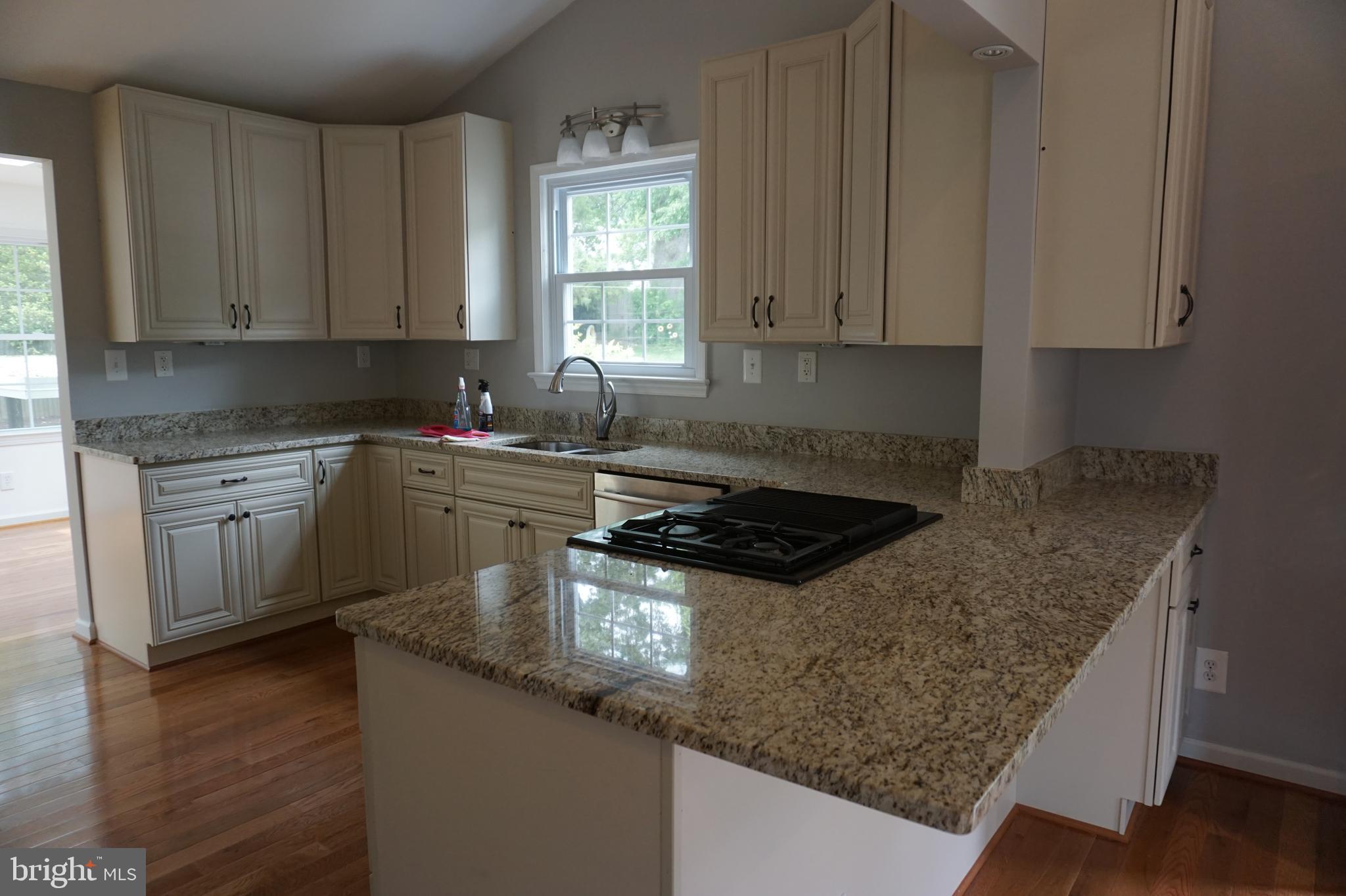11718 Kingtree Street Silver Spring, MD 20902 - Photo 14 of 32 Gallery Image 14