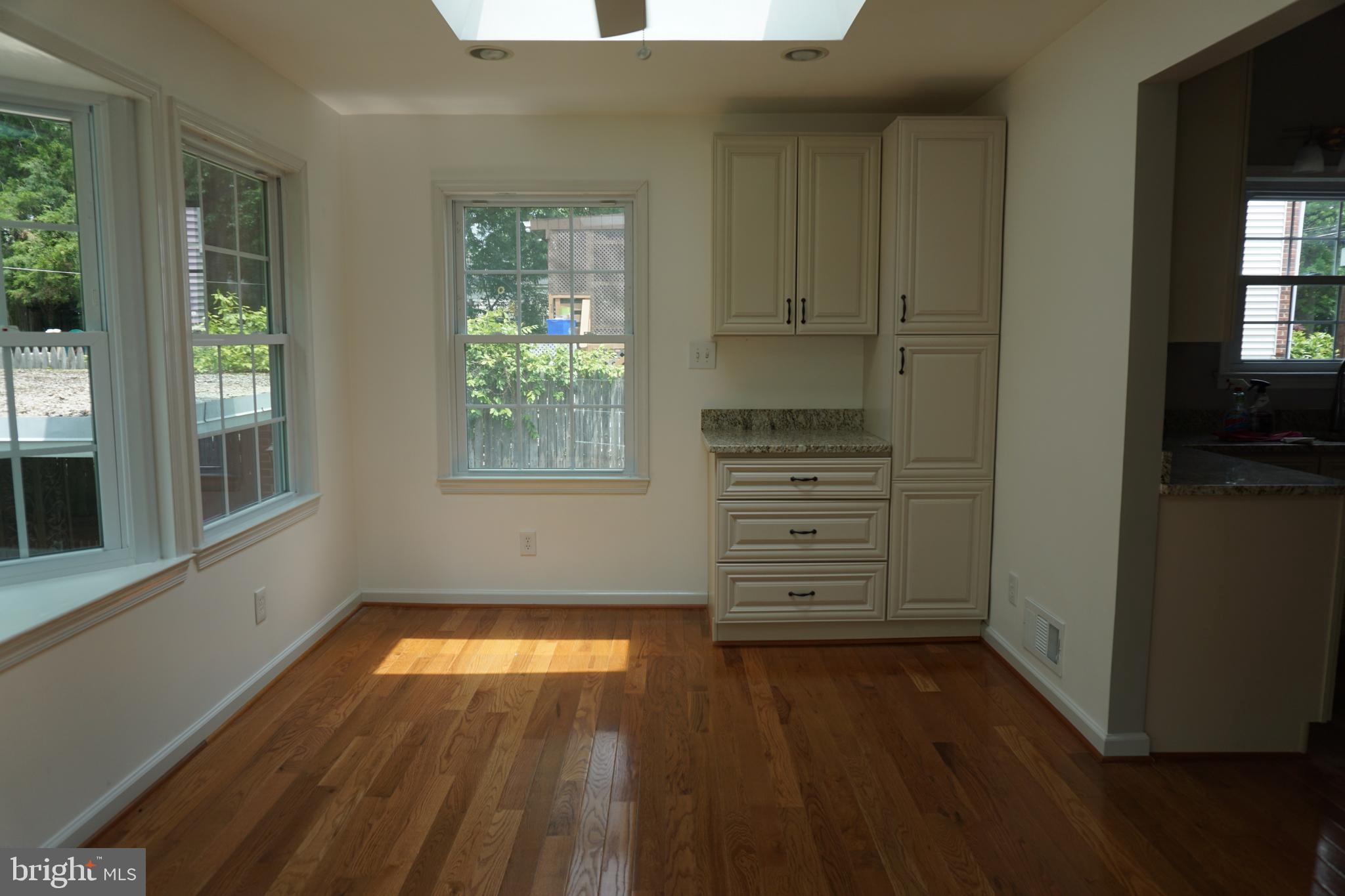 11718 Kingtree Street Silver Spring, MD 20902 - Photo 15 of 32 Gallery Image 15