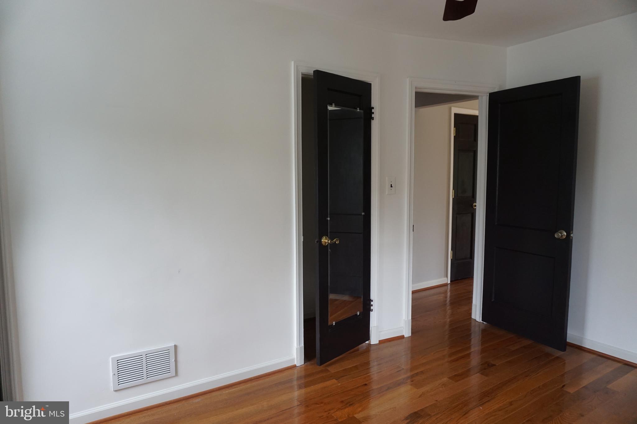 11718 Kingtree Street Silver Spring, MD 20902 - Photo 20 of 32 Gallery Image 20