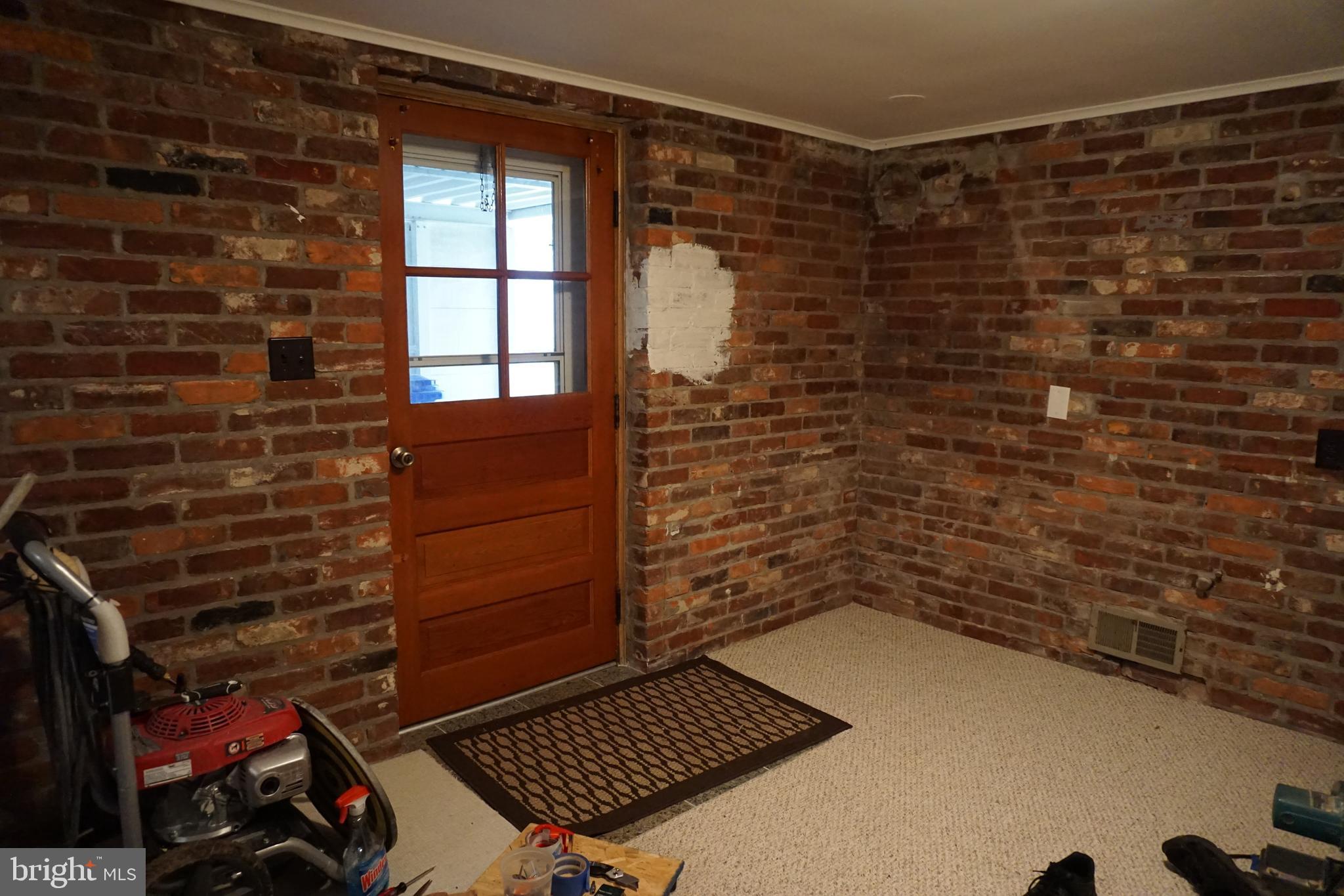 11718 Kingtree Street Silver Spring, MD 20902 - Photo 29 of 32 Gallery Image 29