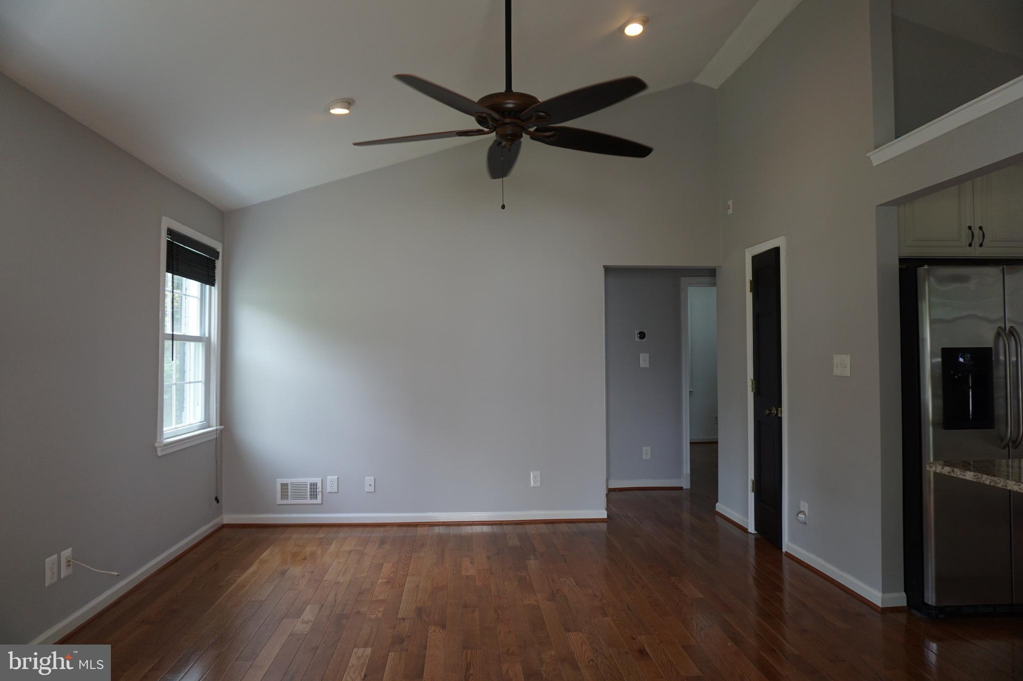 11718 Kingtree Street Silver Spring, MD 20902 - Photo 5 of 32 Gallery Image 5