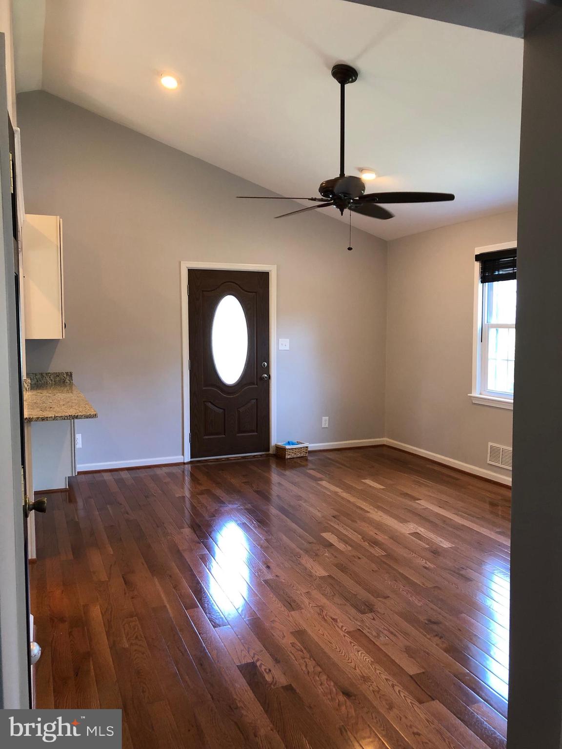 11718 Kingtree Street Silver Spring, MD 20902 - Photo 7 of 32 Gallery Image 7