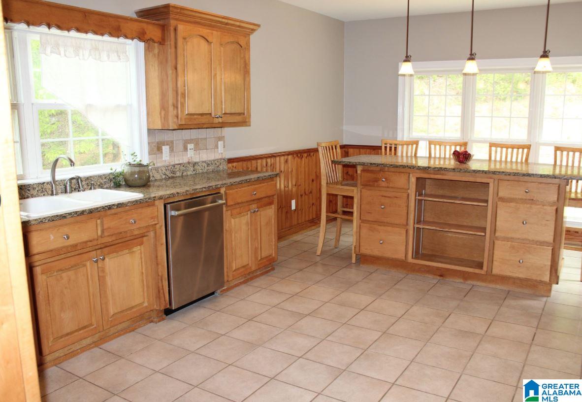 114 Hampton Lake Drive Pelham, AL 35124 - Photo 10 of 47