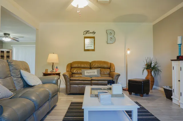 $2,400 | 350 Barbara Drive Northwest, Fort Walton Beach, FL 32548