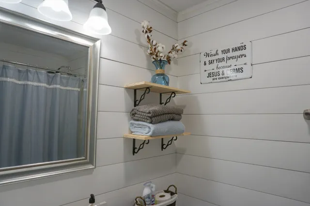 $2,400 | 350 Barbara Drive Northwest, Fort Walton Beach, FL 32548