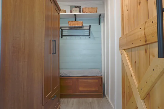 $2,400 | 350 Barbara Drive Northwest, Fort Walton Beach, FL 32548