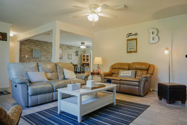 $2,400 | 350 Barbara Drive Northwest, Fort Walton Beach, FL 32548