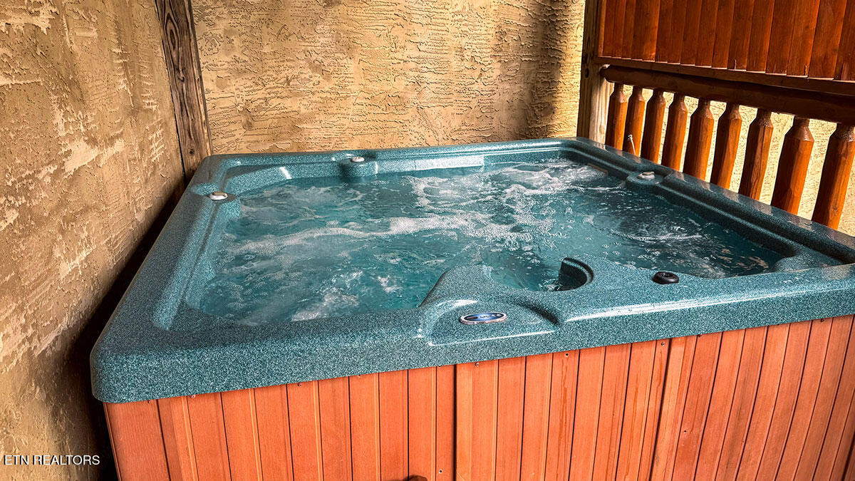 1352 Timberwolf Way Sevierville, TN 37876 - Photo 24 of 41 rental-cabin-29