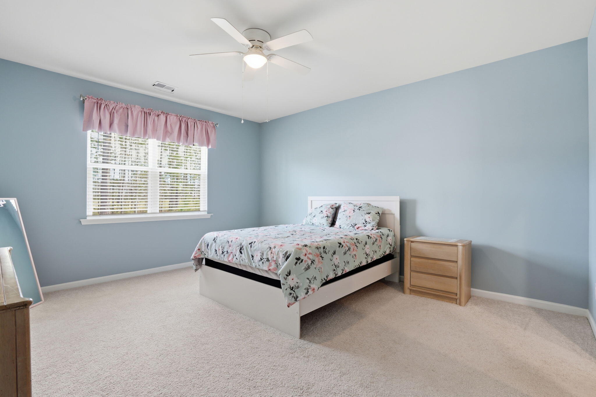665 Silver Spruce Street Summerville, SC 29486 - Photo 17 of 52 17-web-or-mls-018_DSC04114