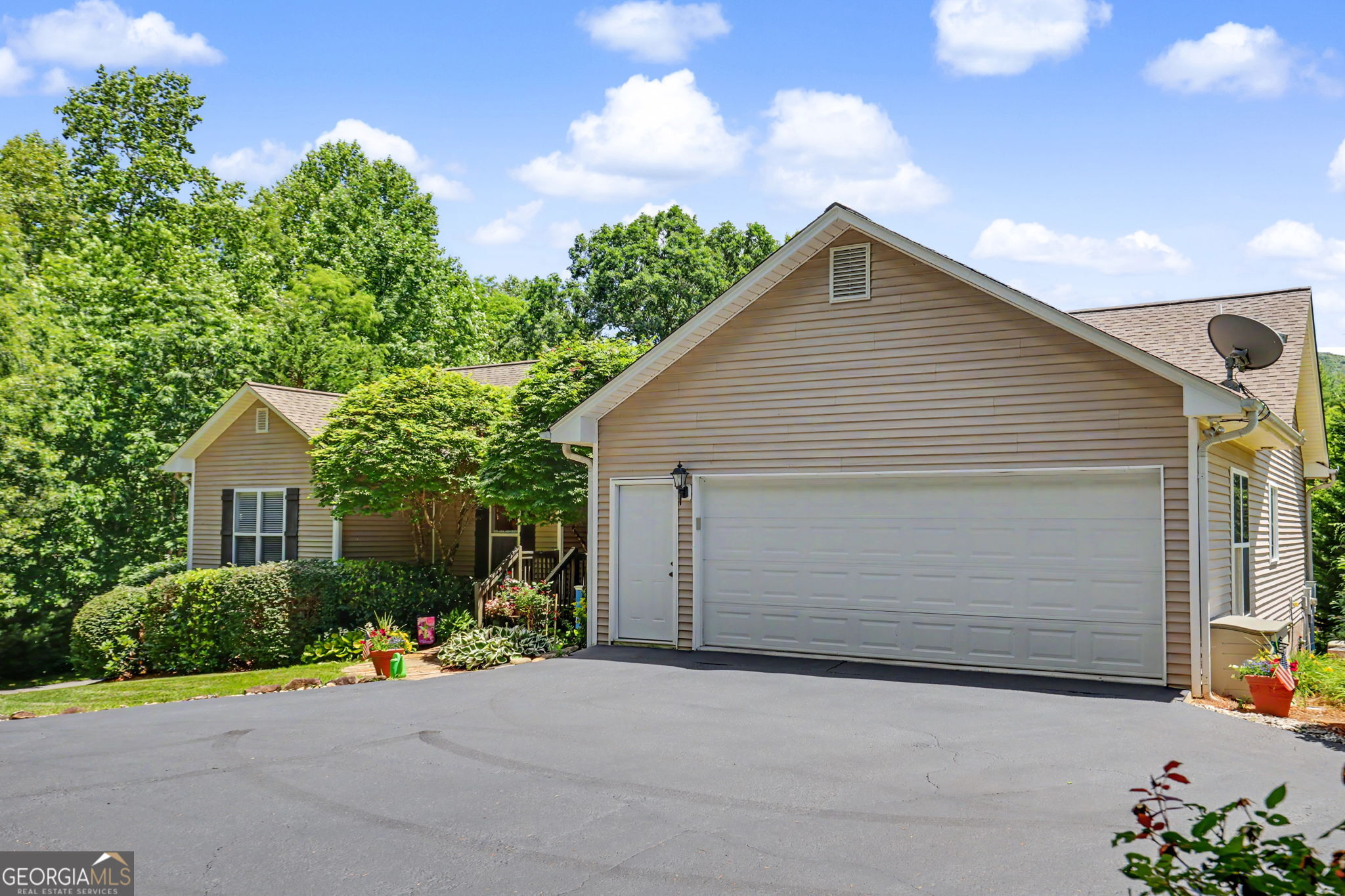 499 Driver Lane Sky Valley, GA 30537 - Photo 8 of 58