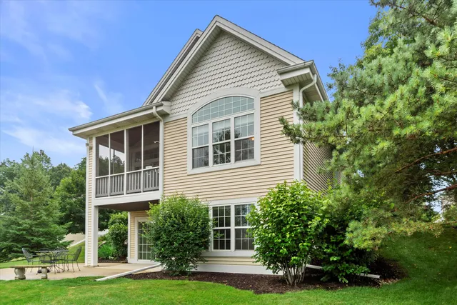 $499,900 | N59W17728 Meadow Court, Menomonee Falls, WI 53051