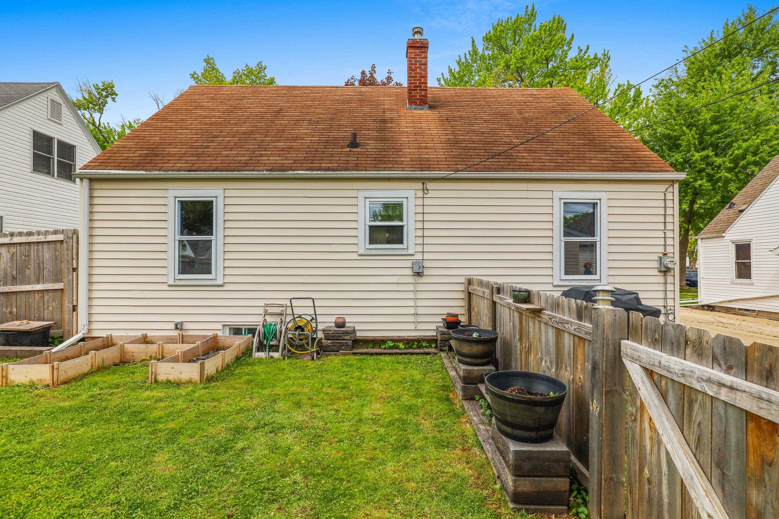 1932 North Division Street Appleton, WI 54911 - Photo 27 of 29