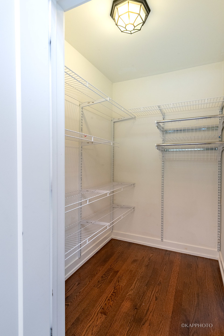 1141 West Madison Street, Unit 3 Chicago, IL 60607 - Photo 3 of 34 a view of small space