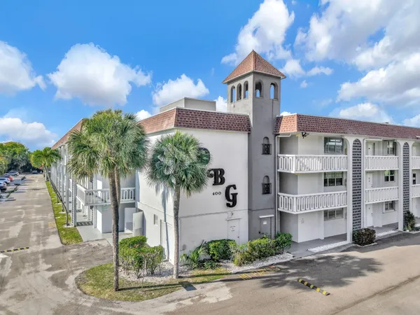 $2,600 | 400 Southeast 10th Street, Unit 303, Deerfield Beach, FL 33441