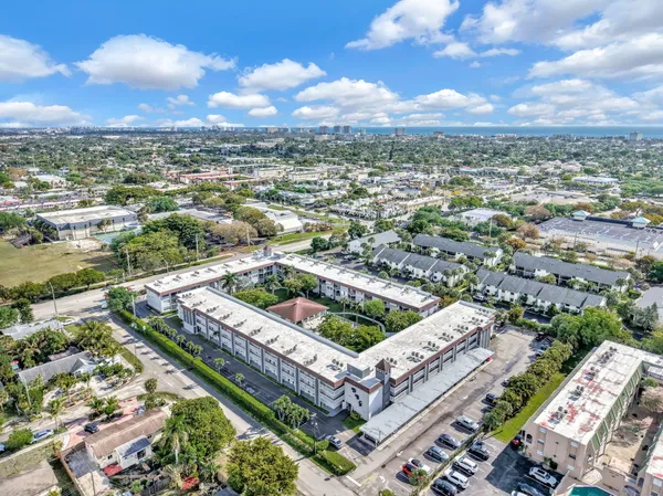 $2,600 | 400 Southeast 10th Street, Unit 303, Deerfield Beach, FL 33441