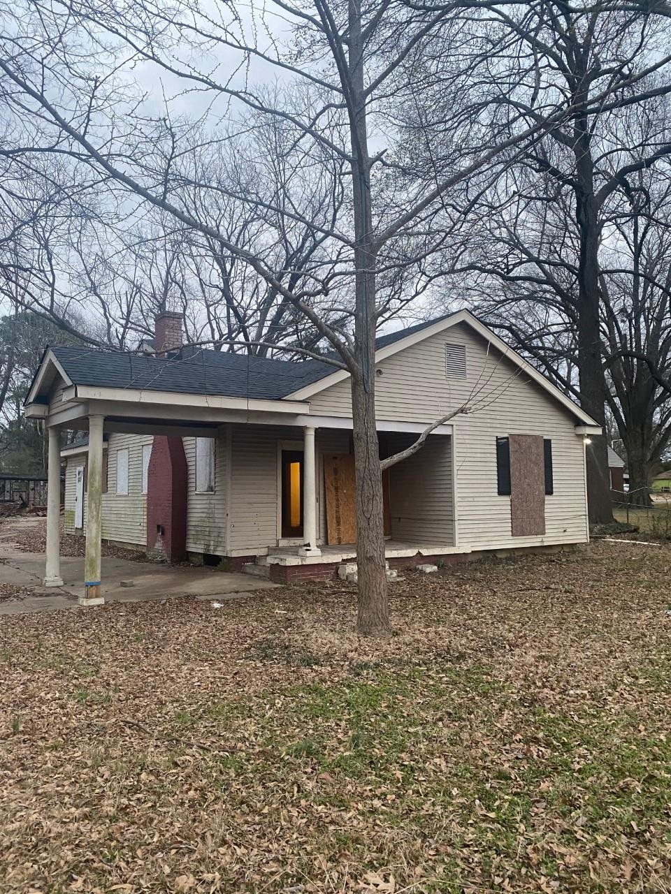 3529 Vanuys Road Memphis, TN 38111 - Photo 1 of 12 a house that has a tree in front of it